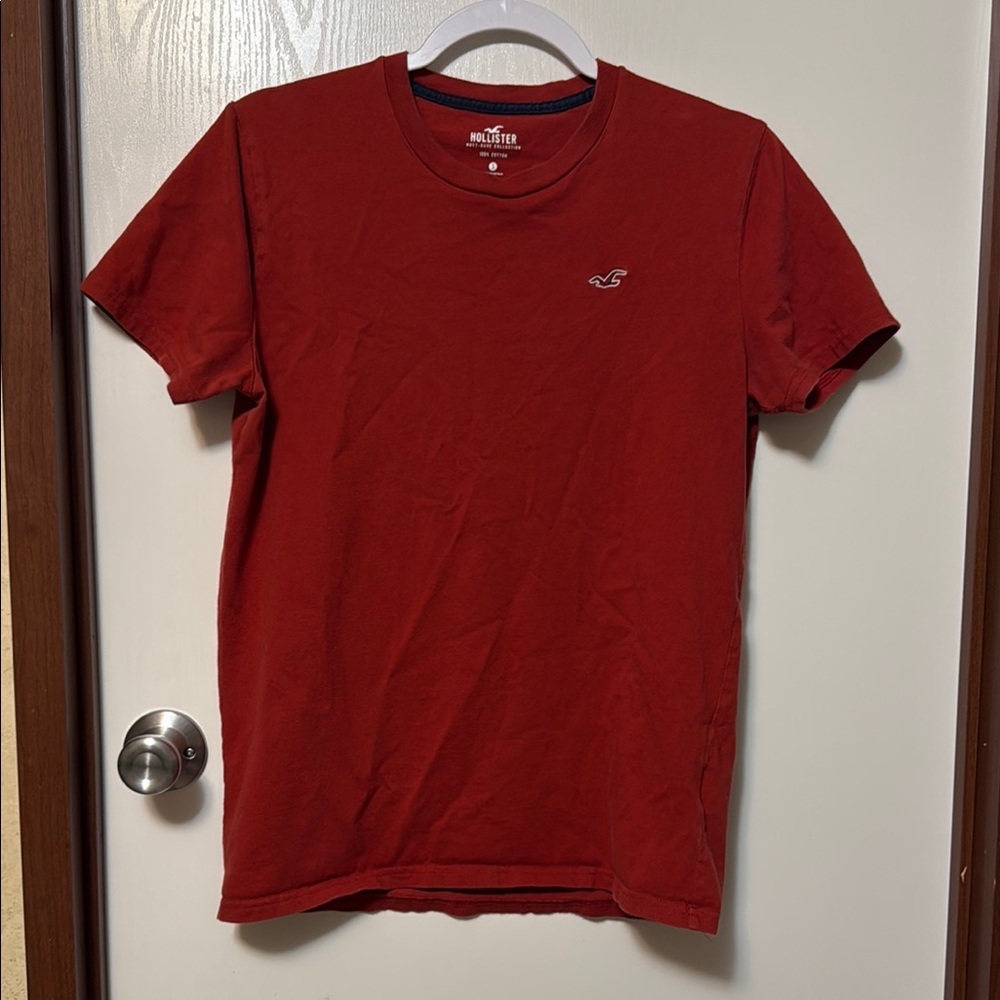 Hollister Men's Red T-Shirt Size S